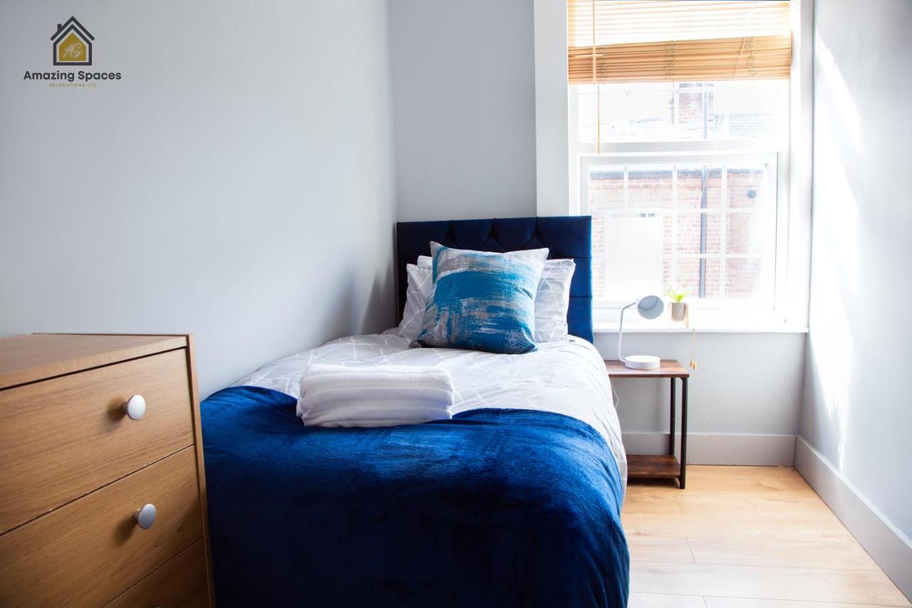 City Centre 2 Bed Flat Sleeps 3 For Work And Leisure With Free Wifi By Amazing Spaces Relocations Ltd Warrington Dış mekan fotoğraf