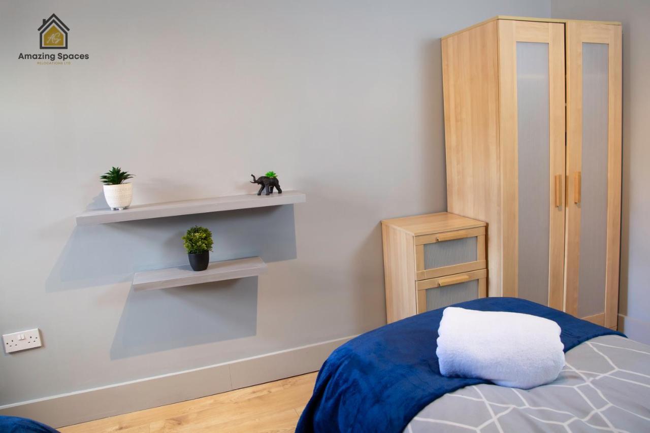 City Centre 2 Bed Flat Sleeps 3 For Work And Leisure With Free Wifi By Amazing Spaces Relocations Ltd Warrington Dış mekan fotoğraf