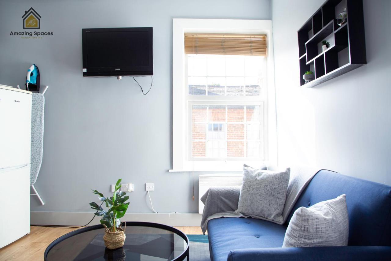 City Centre 2 Bed Flat Sleeps 3 For Work And Leisure With Free Wifi By Amazing Spaces Relocations Ltd Warrington Dış mekan fotoğraf